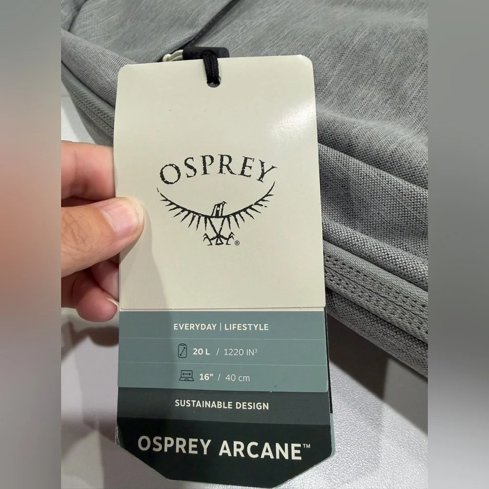 Osprey Large Arcane 20 L Daypack Backpack NWT Grey Laptop Sleeve Carry-on Size
